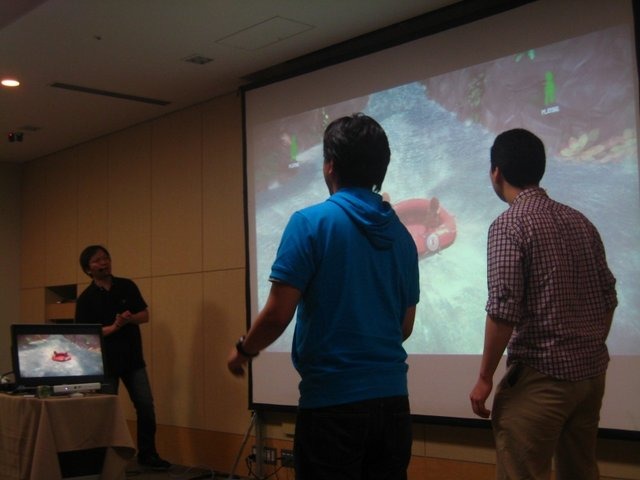 毎年一回開催されているGame Tools and Middleware Forum 2010の東京会場。先日のE3でお披露目されたばかりのマイクロソフトの新ハードKinectが早くも体験することができました。そんなマイクロソフトのセッションには満員になるほどの開発者が詰めかけました。