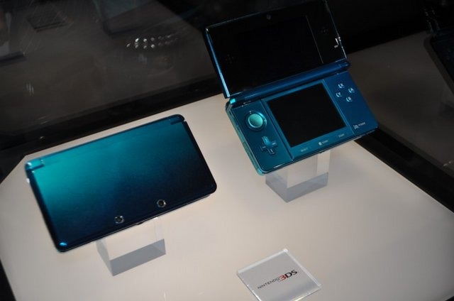 任天堂は、新型携帯ゲーム機ニンテンドー3DSの価格や詳細な発売時期、今期中の出荷見込みなどを、日本国内で9月29日に発表する計画を立てているそうです。