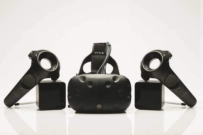 「HTC Vive」の販売価格は799ドルに―コントローラー、センサー、ゲーム2本同梱