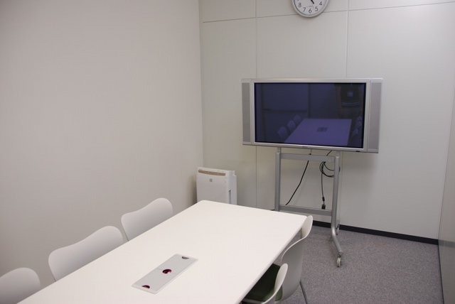 7月から東京に新開発スタジオをオープンしたサイバーコネクトツー。前回(リンクを入れます)の記事では同社の松山社長にお話を聞きましたが、インタビュー後は真新しいオフィスを見学させて頂きました。