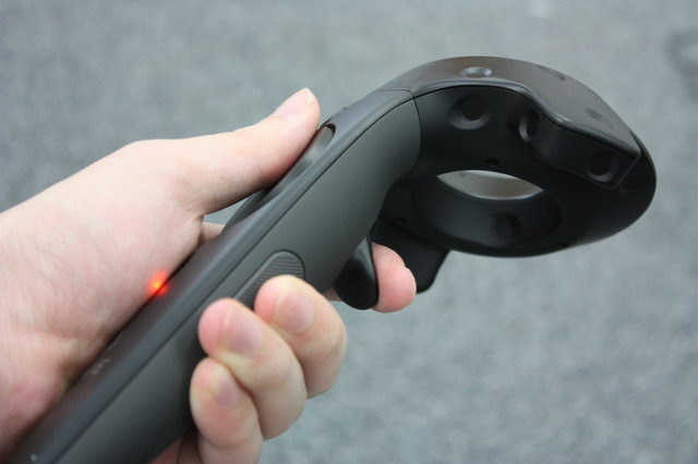 「HTC Vive」が発売に、ルームスケールVRの出来は?