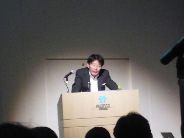 CEDEC2010では株式会社メディアクリエイトの細川 敦代表取締役が「次なる高みへ。ゲームビジネスの近未来像」と題した講演を行いました。