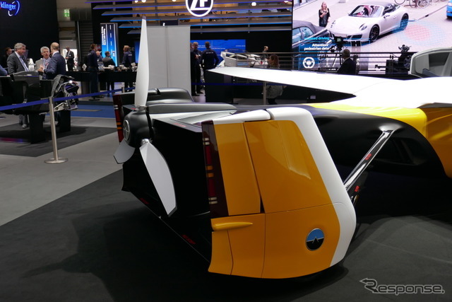 AeroMobil（フランクフルトモーターショー2017）