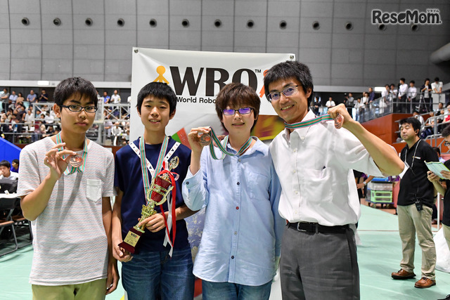 BNR-34＜レギュラーカテゴリーミドル競技中学生部門3位＞　画像提供：WRO Japan実行委員会