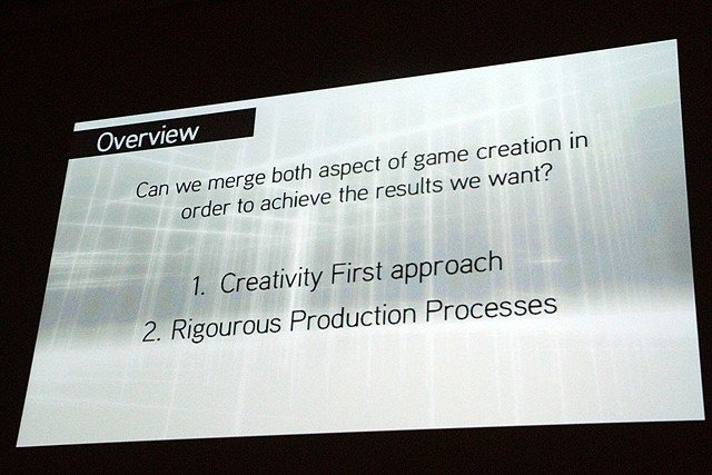 Ubisoft パトリック・プルーレ氏（Patrick Plourde）によるセッションでは「アサシン クリードのゲームデザイン哲学」と称してグローバルスタジオにおけるプロジェクト進行が語られました。プルーレ氏は現在、最新作であるPS3/Xbox 360『アサシン クリード ブラザーフッ