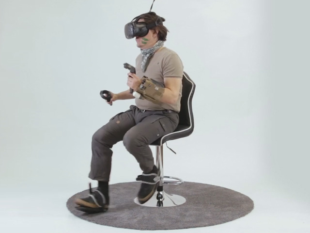 椅子に座って使うVR歩行デバイス「Cybershoes」のKickstarterが24時間で目標達成！ プレッジは既に4倍以上