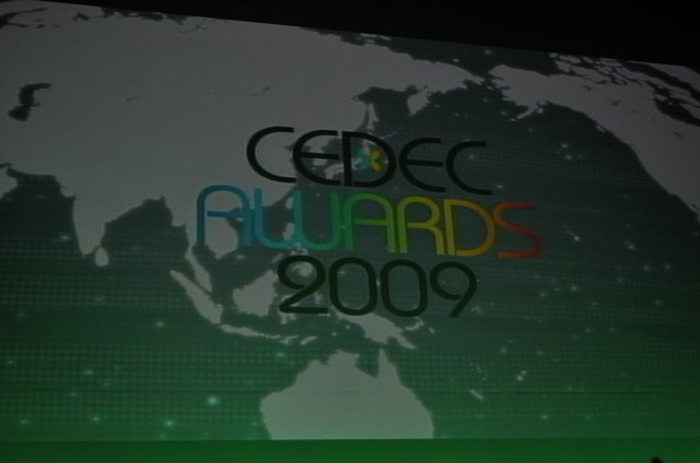 CEDEC 2009の2日目、CEDEC AWARDS 2009授与式が開催されました。これは、技術面で大きな功績のあったゲームを表彰するという賞で、昨年に続いて2度目の開催となります。