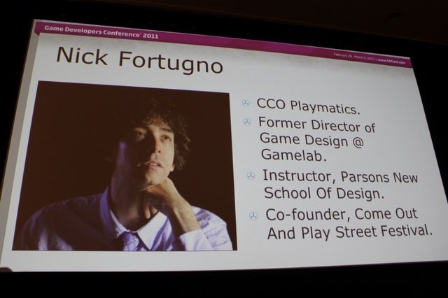 GDC初日の10:00から開催された「Social and Online Game Design 2010 A Year in Review」は、カジュアルゲームの分野で造詣の深い、Nick Fortugno氏(CCO Playmatics)とJuan Gril氏(Joju Games)が、2010年に見つけたイノベーティブなゲームデザインを紹介するというセッ