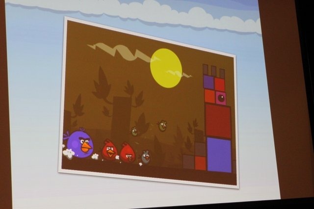 これまでのダウンロード回数が1億回に近づいているというスマートフォンの人気ゲーム『Angry Birds』。本作を開発したフィンランドのRoivo Mobile代表のPeter Vesterbacka氏がGDCに登場し「ANGRY BIRDS - An Entertainment Franchise in the Making」と題した講演を行い