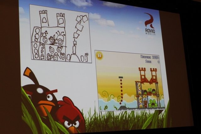 これまでのダウンロード回数が1億回に近づいているというスマートフォンの人気ゲーム『Angry Birds』。本作を開発したフィンランドのRoivo Mobile代表のPeter Vesterbacka氏がGDCに登場し「ANGRY BIRDS - An Entertainment Franchise in the Making」と題した講演を行い