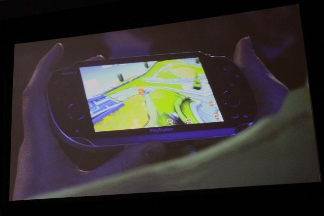 ソニーが1月下旬に発表したPSPの後継機に当たるNGP(Next Generation Portable)。ソニーは2日午後の「Next Generation Portable Entertainment System(Codename: NGP)」と題したセッションで初めて米国でお披露目しました。