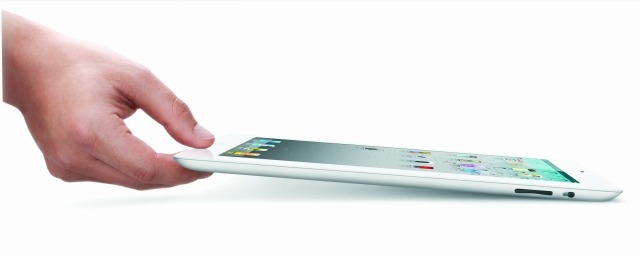 ロイター通信によれば、アナリスト達は11日にアップルが発売したiPad 2の売上は最初の一週間だけで100万台に到達したと考えているようです。初代は100万台まで28日間を要したことを考えるとかなりのハイペースと言えます。