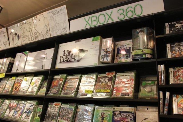 遂にE3。海外ゲームへの注目が高まる一週間でもあります。そこで、海外ゲームを取り扱うゲームショップに直撃しました。第2回はメッセサンオー カオス館です。
