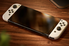 絶対に剥がさないで！任天堂がニンテンドースイッチ（有機ELモデル）の「飛散防止フィルム」について、注意喚起 画像
