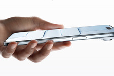 アップル、時価総額4兆ドルを突破。関税とAI開発で苦況もiPhone 17が業績押し上げ