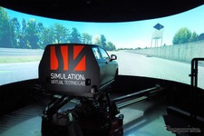 ドライビングシミュレータとヘッドマウントディスプレイ技術を融合、S&VLとLP-RESEARCHが連携