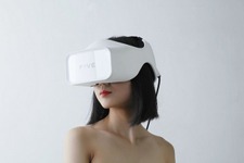 視線を追跡できるVRデバイス「FOVE」のKickstarterが開始 画像