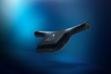 「HTC Vive」公式ワイヤレス化アダプター、国内向け販売ならず―電波法の問題で不認可 画像