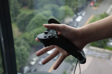 Valve新型VRコントローラー「Knuckles EV2」の開発キットが出荷開始！ 『Portal』風の技術デモも