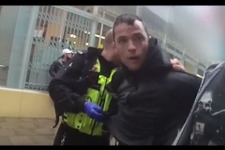 『CoD』を買いにロックダウン中の街を出歩いていた脱獄犯が逮捕―英バーミンガム市 画像