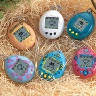 バンダイ、たまごっち生誕15周年記念として「Tamagotchi iD L 15th