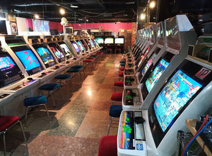 レトロゲーの聖地「ゲーセンミカド」が50円玉の使用廃止へ…撤退相次ぐゲーセン業界にて、ミカドも100円時代に突入 画像