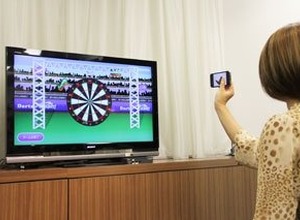 iPhoneからテレビに向かって矢を投げる、リアルタイムで連動『ダーツにしやがれ！』・・・リクルートが開発 画像