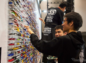 5000台ウォールとエヴァコラボ実車を初公開　トミカ55周年「TOMICA OWNERS MEETING」開幕 画像