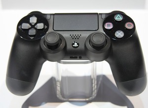 【GDC 2013 Vol.32】プレイステーション4のコントローラー「デュアルショック4」をチェック 画像