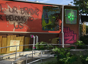 米テーマパークのCarowinds、2016年春にタワーディフェンスゲーム『Plants Vs. Zombies』のアトラクション 画像