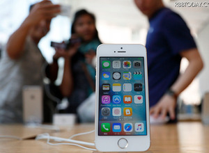 iPhone旧モデルが一斉値下げ……「SE」は39,800円～「7」は61,800円～ 画像