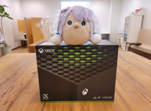 Xbox Series X|Sも編集部に到着!まずは起動前の本体をチェック 画像