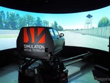 ドライビングシミュレータとヘッドマウントディスプレイ技術を融合、S&VLとLP-RESEARCHが連携 画像