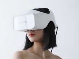 テクノブラッド、ネットカフェにVRヘッドセット「FOVE」を提供―VR体験の入り口を目指す 画像