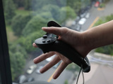 Valve新型VRコントローラー「Knuckles EV2」の開発キットが出荷開始！ 『Portal』風の技術デモも 画像