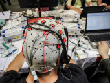 Valve、脳波でゲームを操作するBCIを開発中―目標は完全な没入感のゲーム体験 画像
