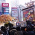 カプコンは、ニンテンドー3DSソフト『モンスターハンター3(トライ) G』の発売を記念して、新宿東口の新宿ステーションスクエアにてイベントを開催しました。