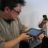 ユビキタスエンターテインメントは、手書き入力に特化したタブレット型コンピュータ「enchantMOON（エンチャントムーン）」のメディア向け内覧会を4月23日に開催しました。同社の清水亮社長は「アップルはiPhoneで電話を再発明したが、自分たちは紙を再発明したい」と意