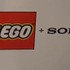 ソニーコンピュータサイエンス研究所とLEGOは、レゴブロックにコンピューター機器を搭載した実験的な玩具の研究開発に乗り出しました。